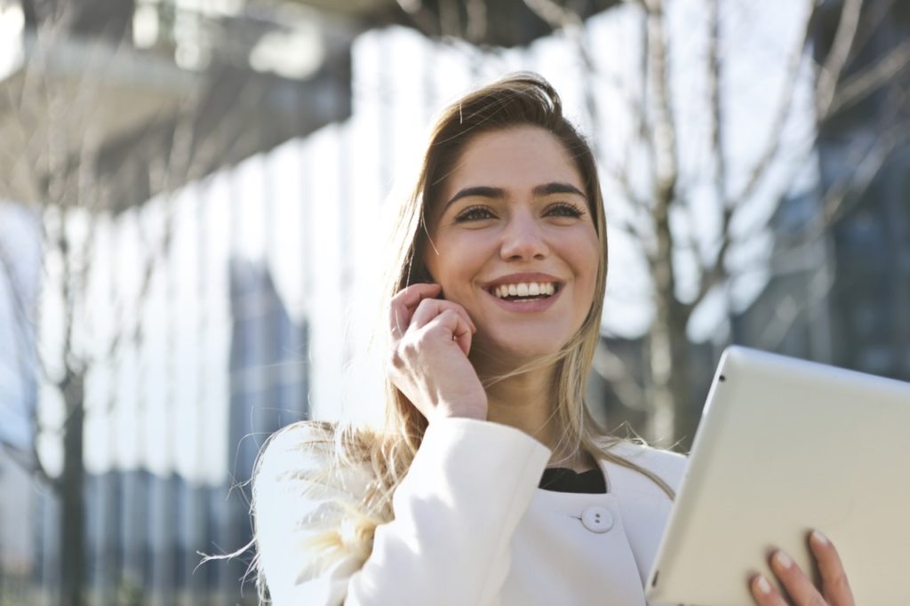 Bellen en TV-kijken steeds vaker via internet